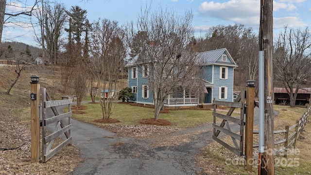 view of front of home with a front yard