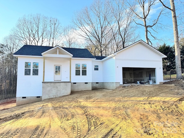 view of front facade featuring a garage