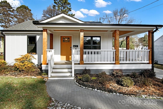 view of front of home featuring a porch