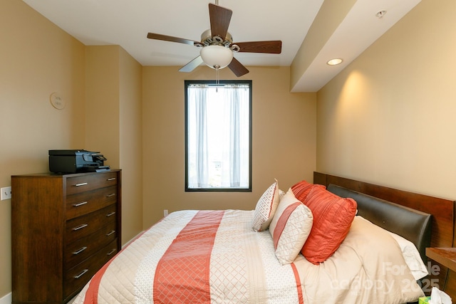 bedroom featuring ceiling fan