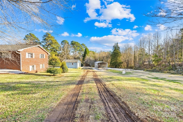 view of yard with a shed