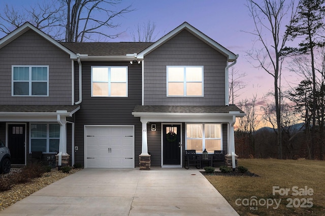 view of front facade featuring a garage