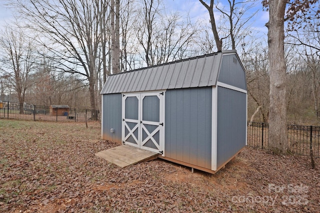 view of outbuilding