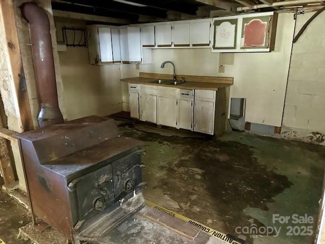 basement with sink