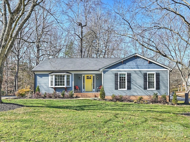 view of front of property with a front yard