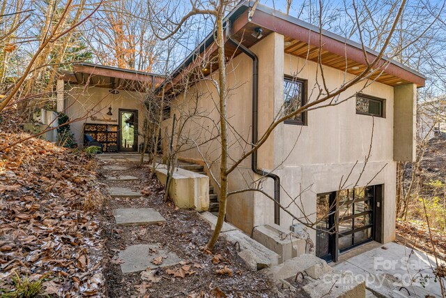 Listing photo 2 for 41 Pickwick Rd, Asheville NC 28803