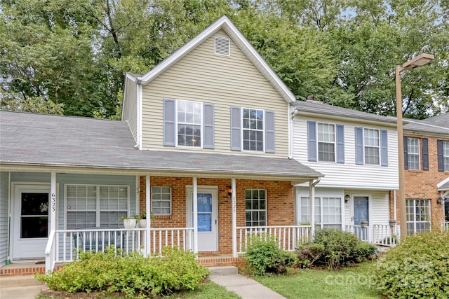 view of front of house featuring a porch