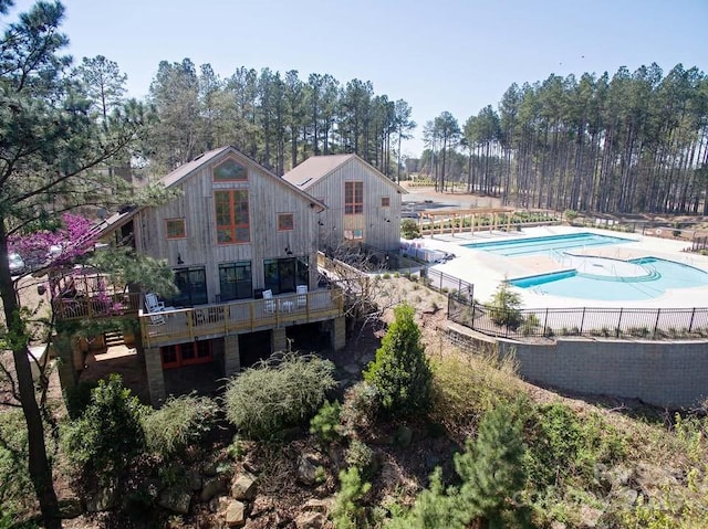 view of swimming pool