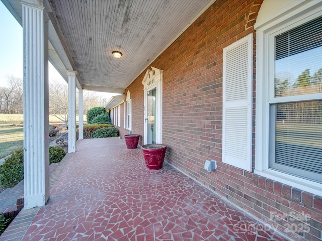 view of patio / terrace with covered porch