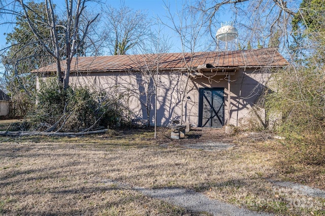 exterior space featuring a yard