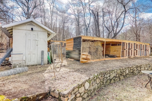 view of outbuilding