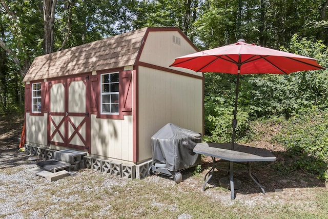 view of outbuilding