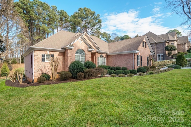 view of front of property with a front yard