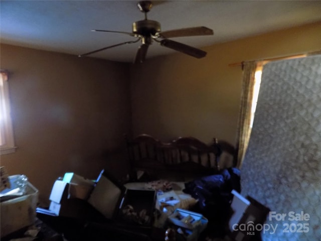 bedroom with ceiling fan