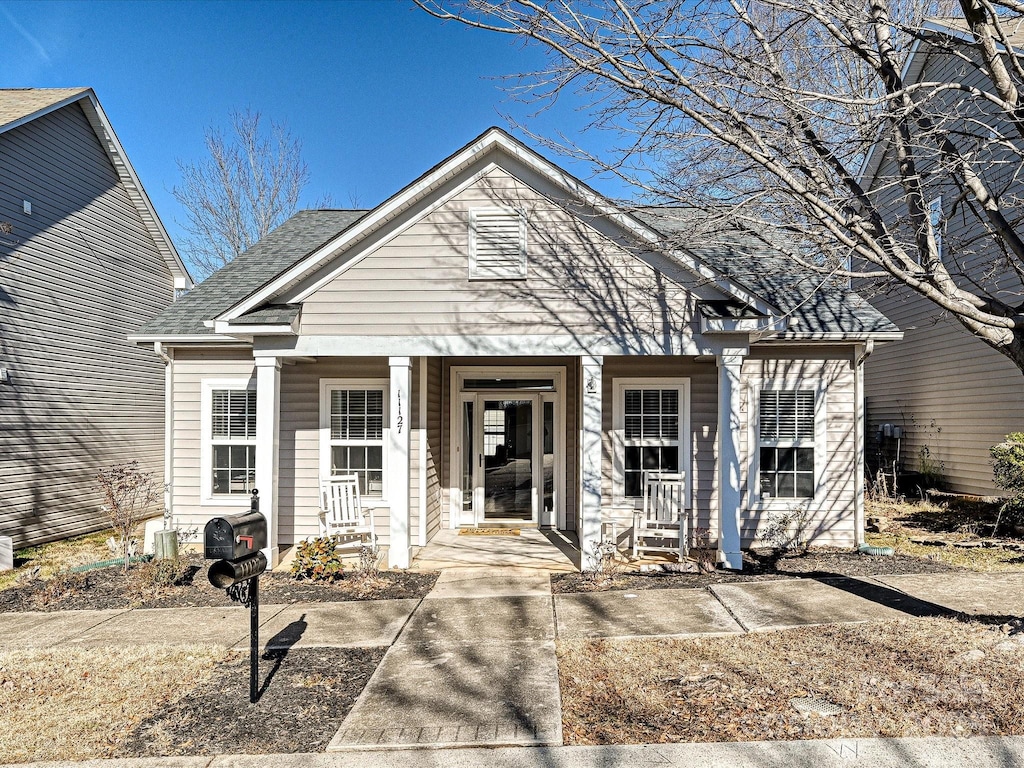 view of front of home with covered porch