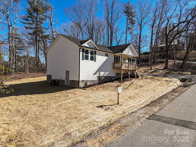 view of front of house with crawl space