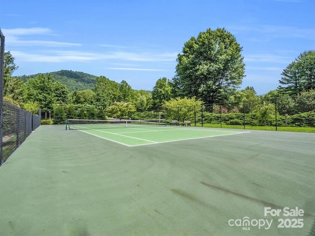 10 Clubside Dr, Asheville, NC 28804 - view of sport court with fence