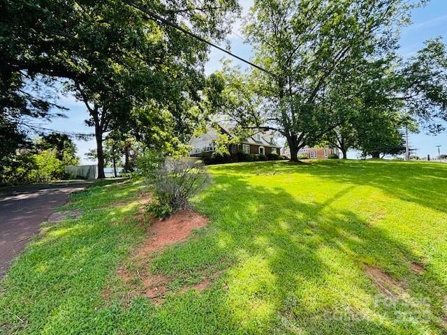 266 Hudlow Rd, Forest City, NC 28043 - view of green lawn