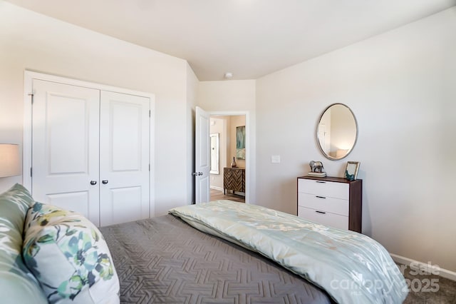 bedroom featuring a closet