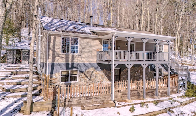 view of front of house featuring a porch