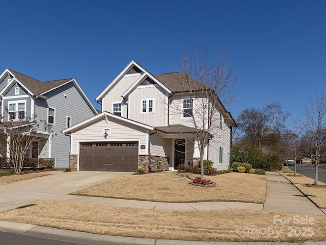 craftsman house with a garage