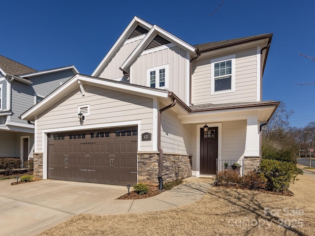 craftsman-style home featuring covered porch