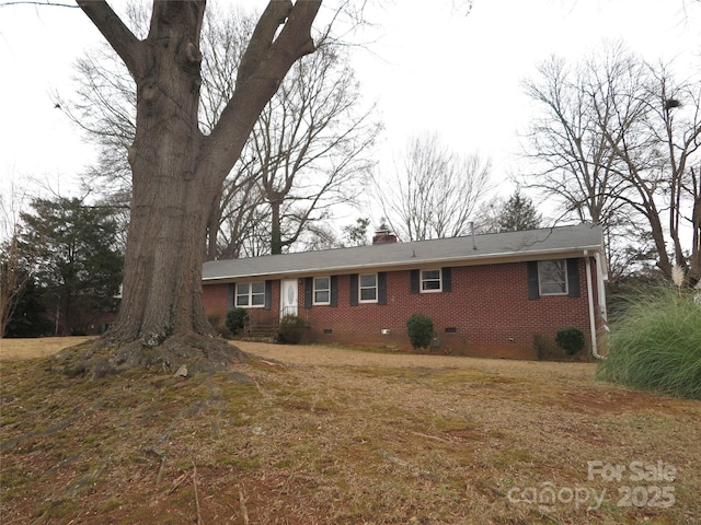 view of front of house featuring a front yard