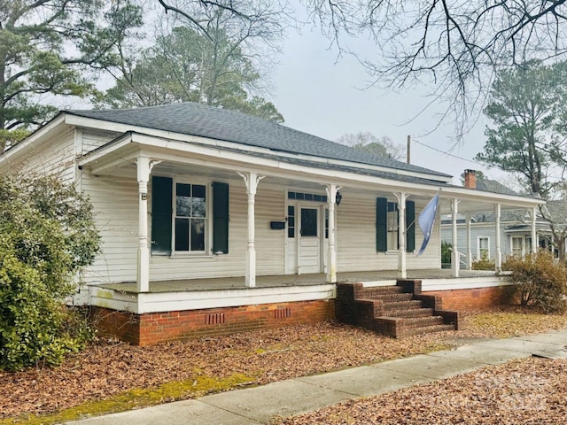 view of front facade with covered porch