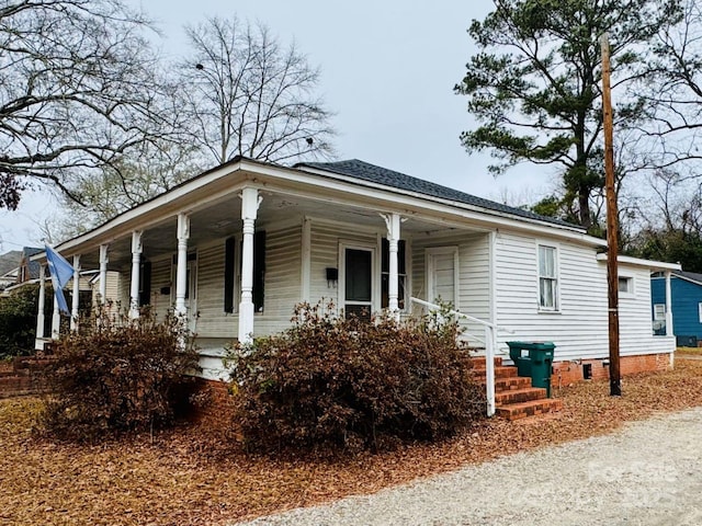 view of front facade featuring a porch