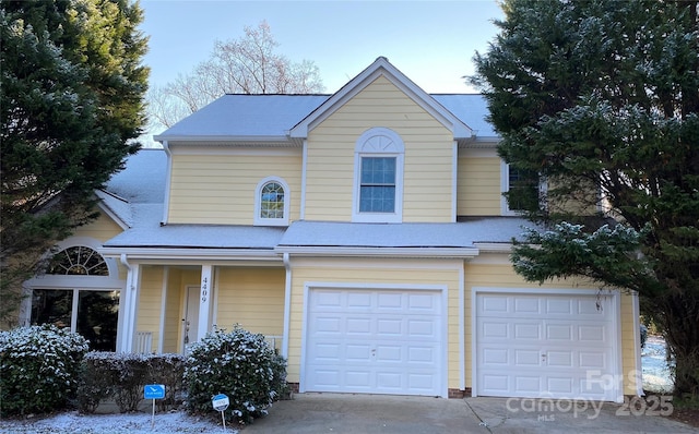 view of front facade featuring a garage