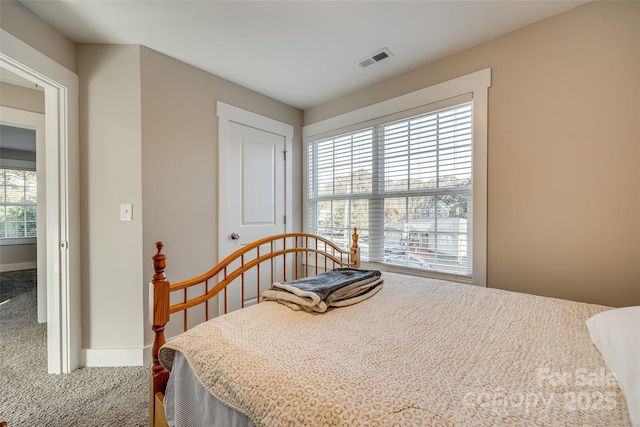 bedroom with carpet flooring