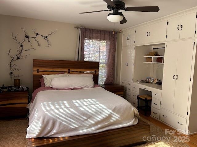 bedroom featuring ceiling fan