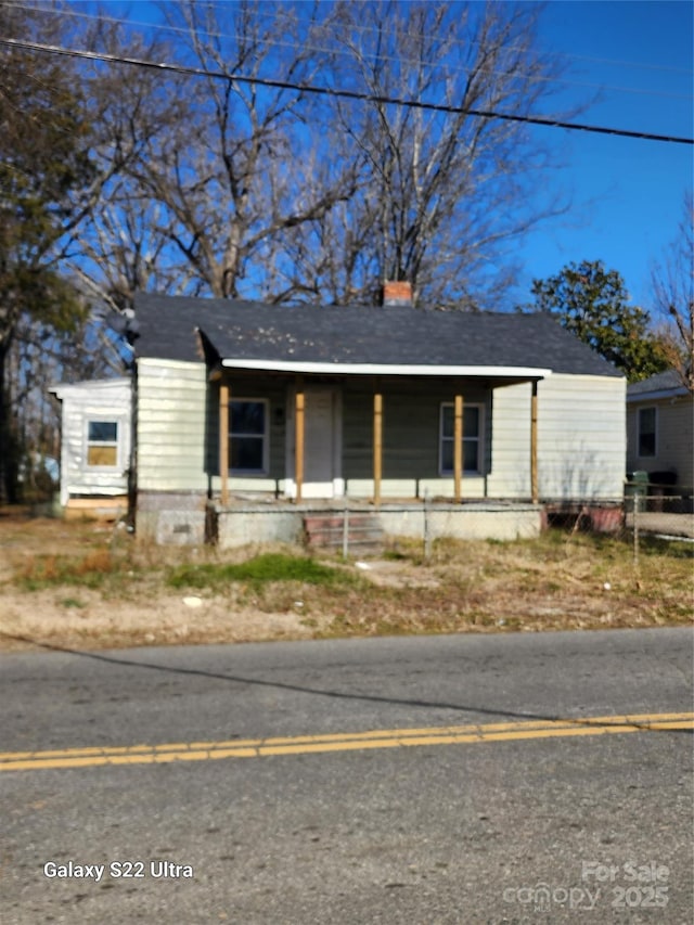 view of front facade featuring covered porch