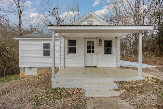 view of front facade with covered porch