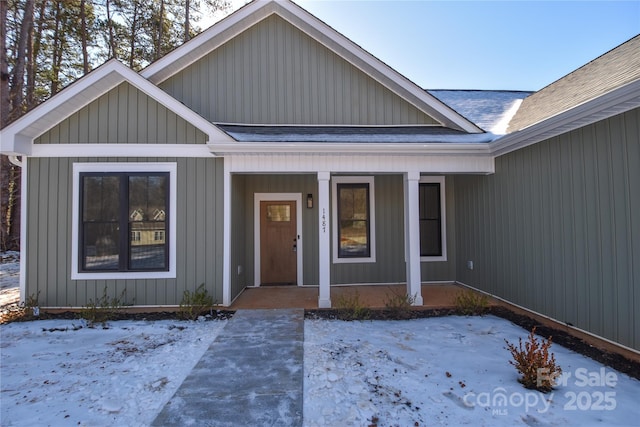 view of front of home featuring a porch