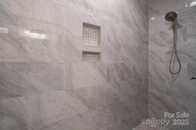 8078 Blackwood Rd, Denver, NC 28037 - bathroom featuring a tile shower