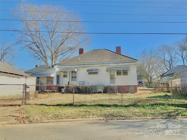 exterior space featuring a front yard