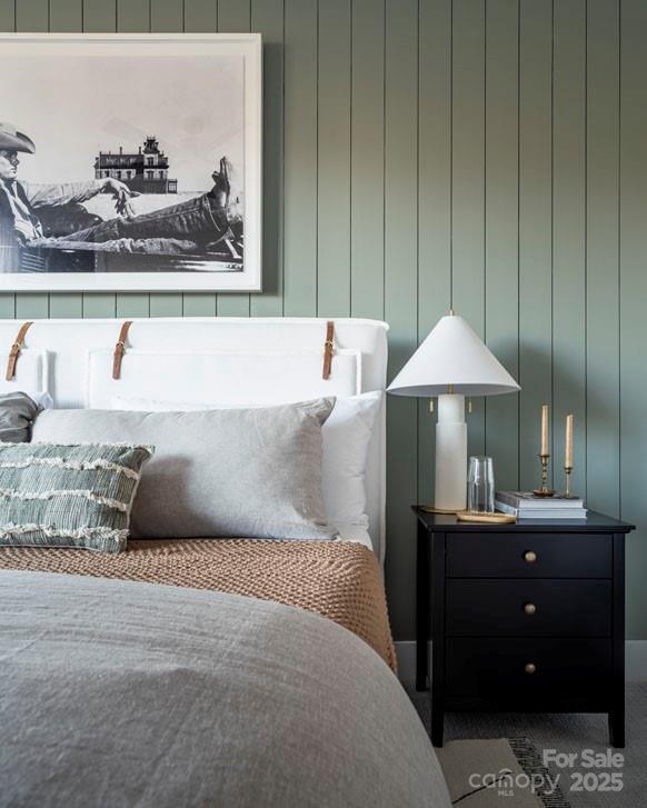 bedroom featuring carpet floors