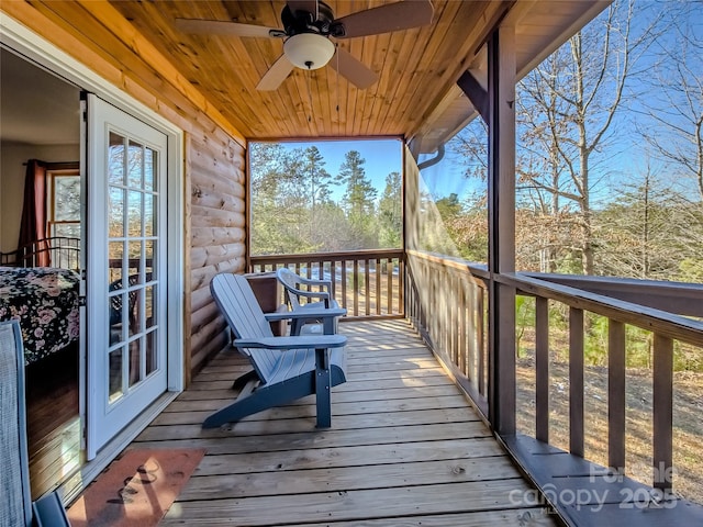 deck with ceiling fan