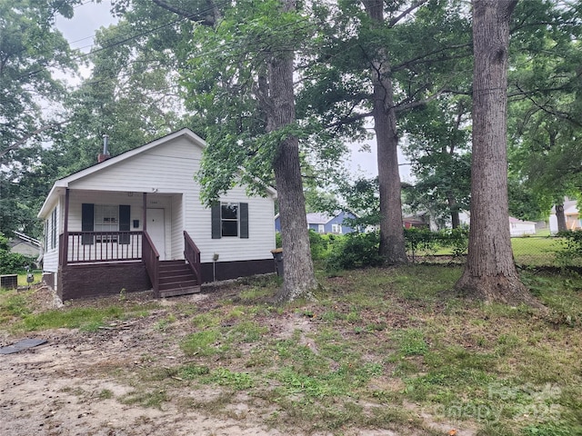 view of front of property with covered porch