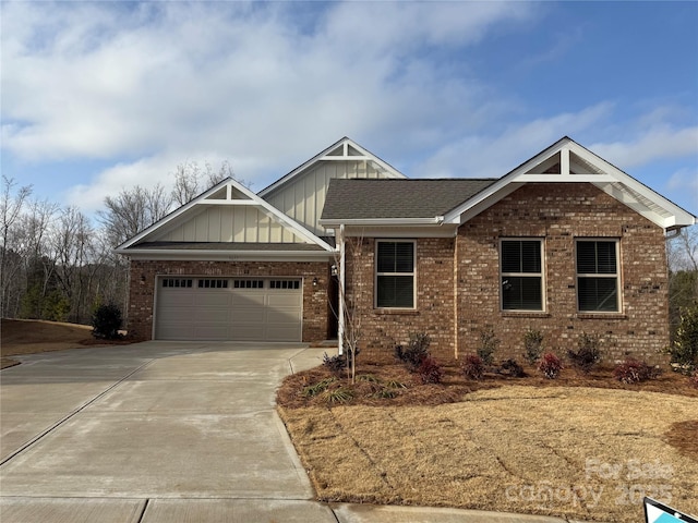 craftsman house with a garage