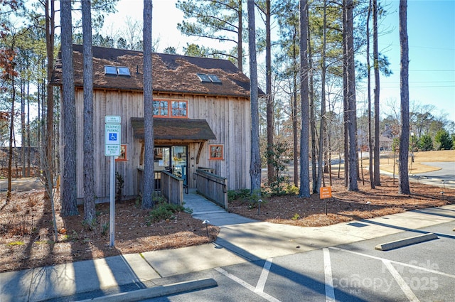 view of front of property