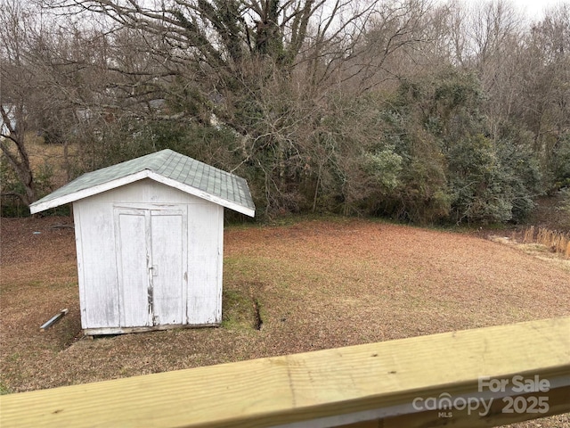 view of outbuilding