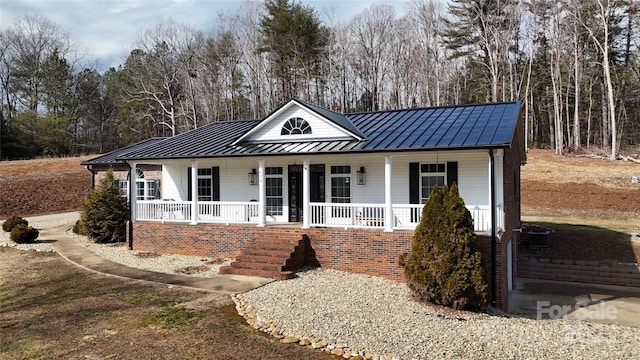 view of front facade featuring covered porch