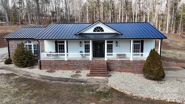 view of front of house with covered porch