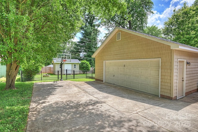 7135 Folger Dr, Charlotte, NC 28270 - detached garage with fence
