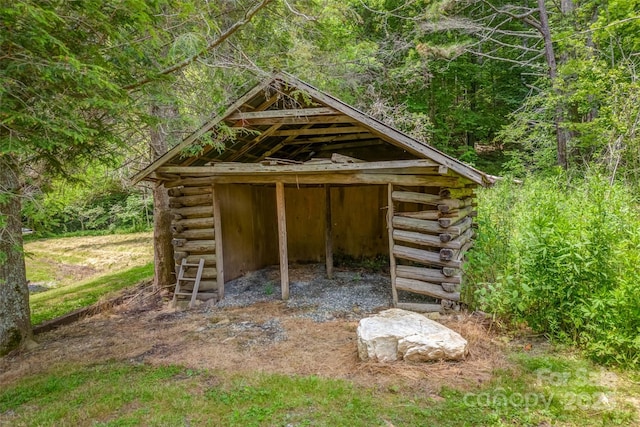 view of outdoor structure