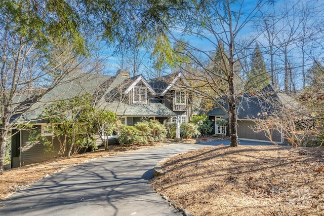 view of front facade featuring a garage