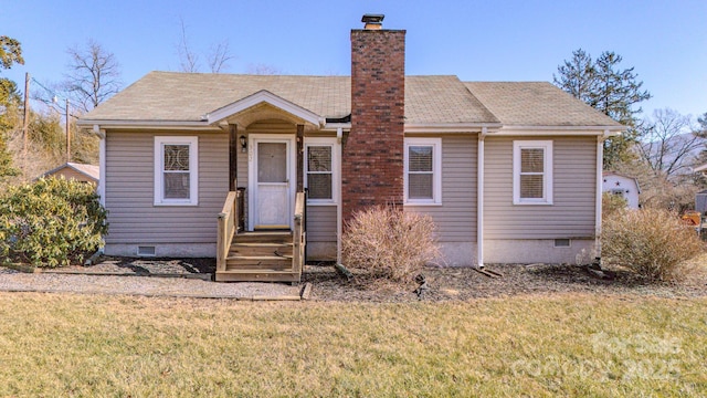 view of front of house with a front lawn