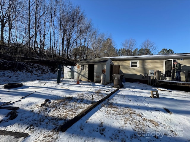 exterior space featuring a storage shed